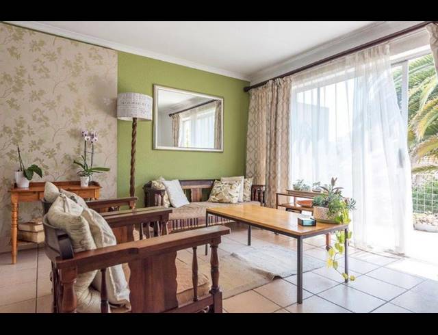 2 BEDROOM TOWNHOUSE FOR SALE IN BEDFORD GARDENS